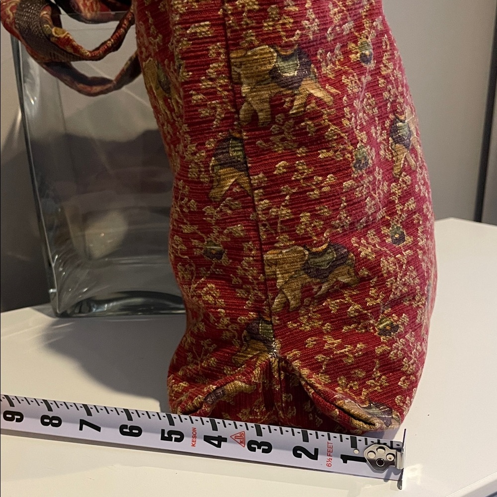 Red Tapestry Tote Bag  ***FINAL OFFER*** - Picture 7 of 10